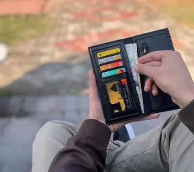 Premium Leather Wallet for Men – Stylish Croc Texture & Durable Design